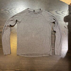 Women's Uniqlo Gray/Ash pullover size XS preowned